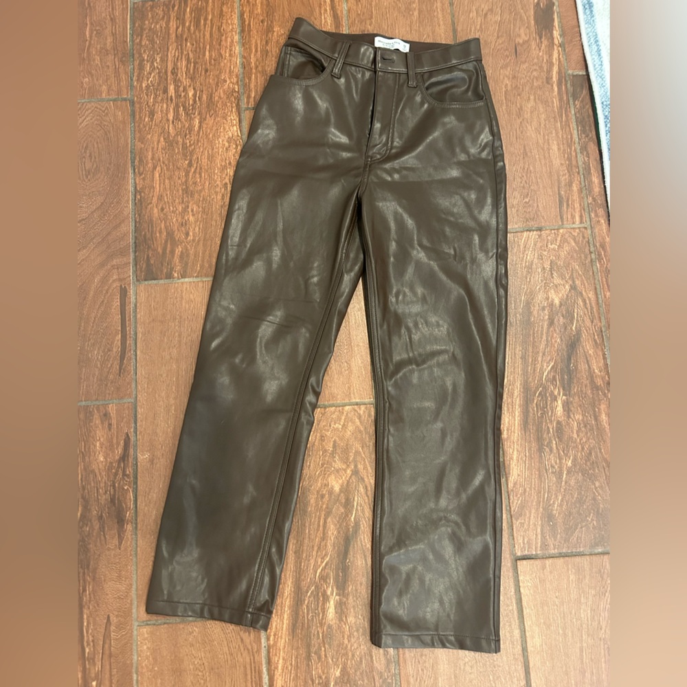 Abercrombie size 2 90s ultra high-rise chocolate brown faux leather pants